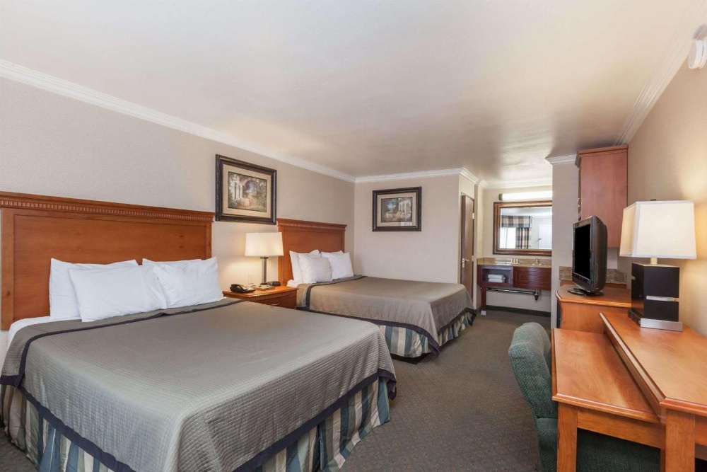 Travelodge by Wyndham Sylmar CA Travelodge by Wyndham Sylmar CA